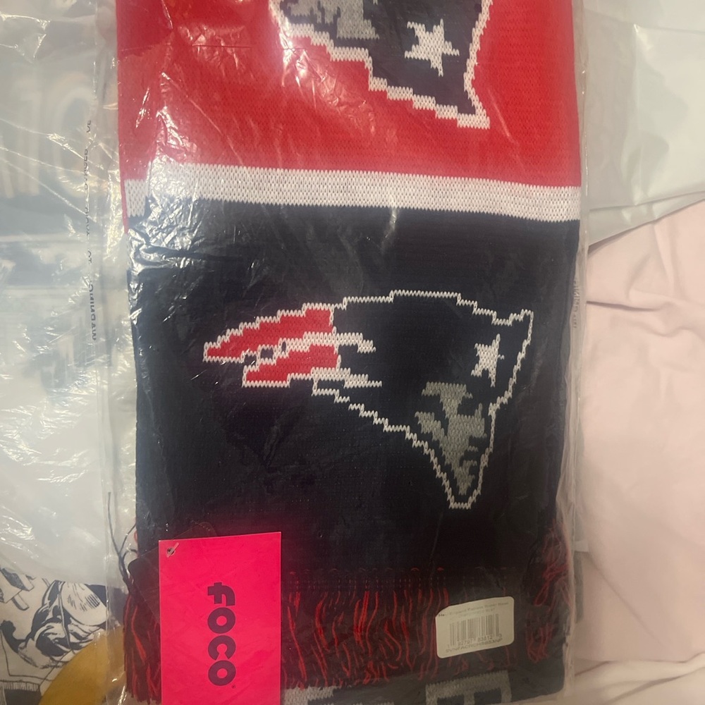 FOCO Red and Black Sports Scarf